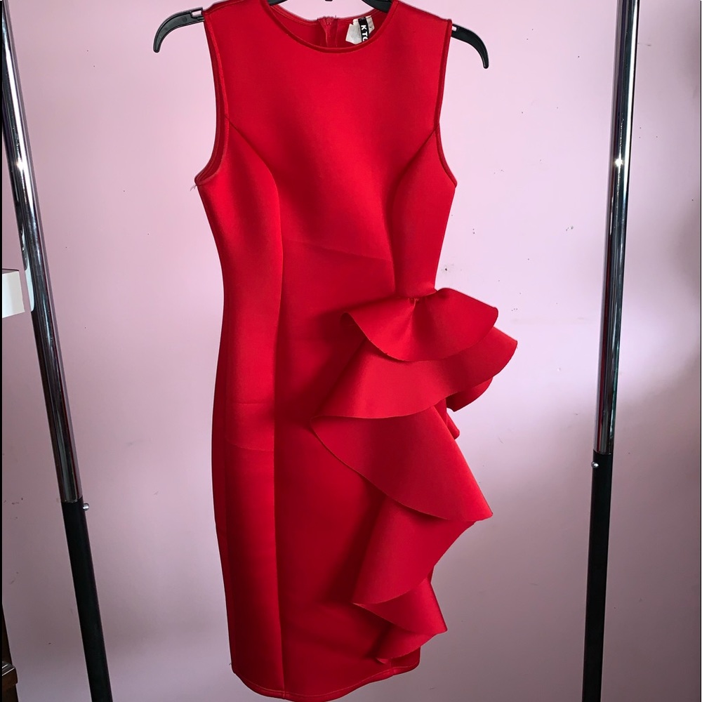 Red Mid-length frill dress
